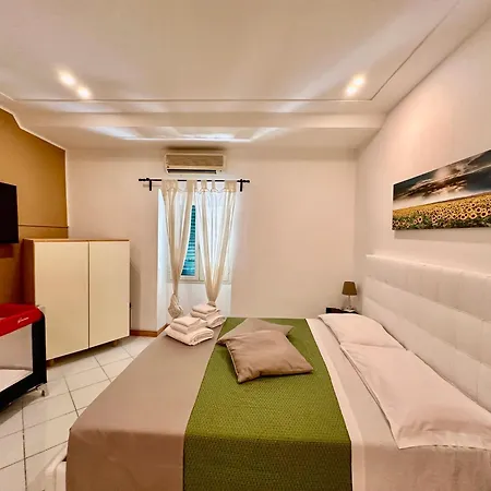 Mammina Home Chiatamone Napels Buitenkant foto